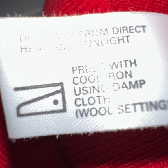 RED POLO TYPE SWEATER - Picture 8 of 8